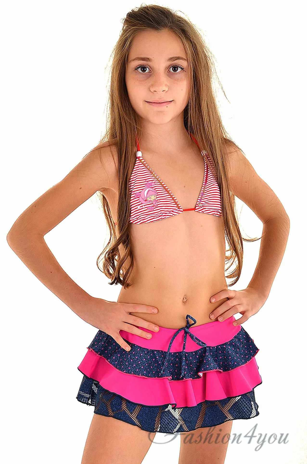 12-летняя голая девочка 